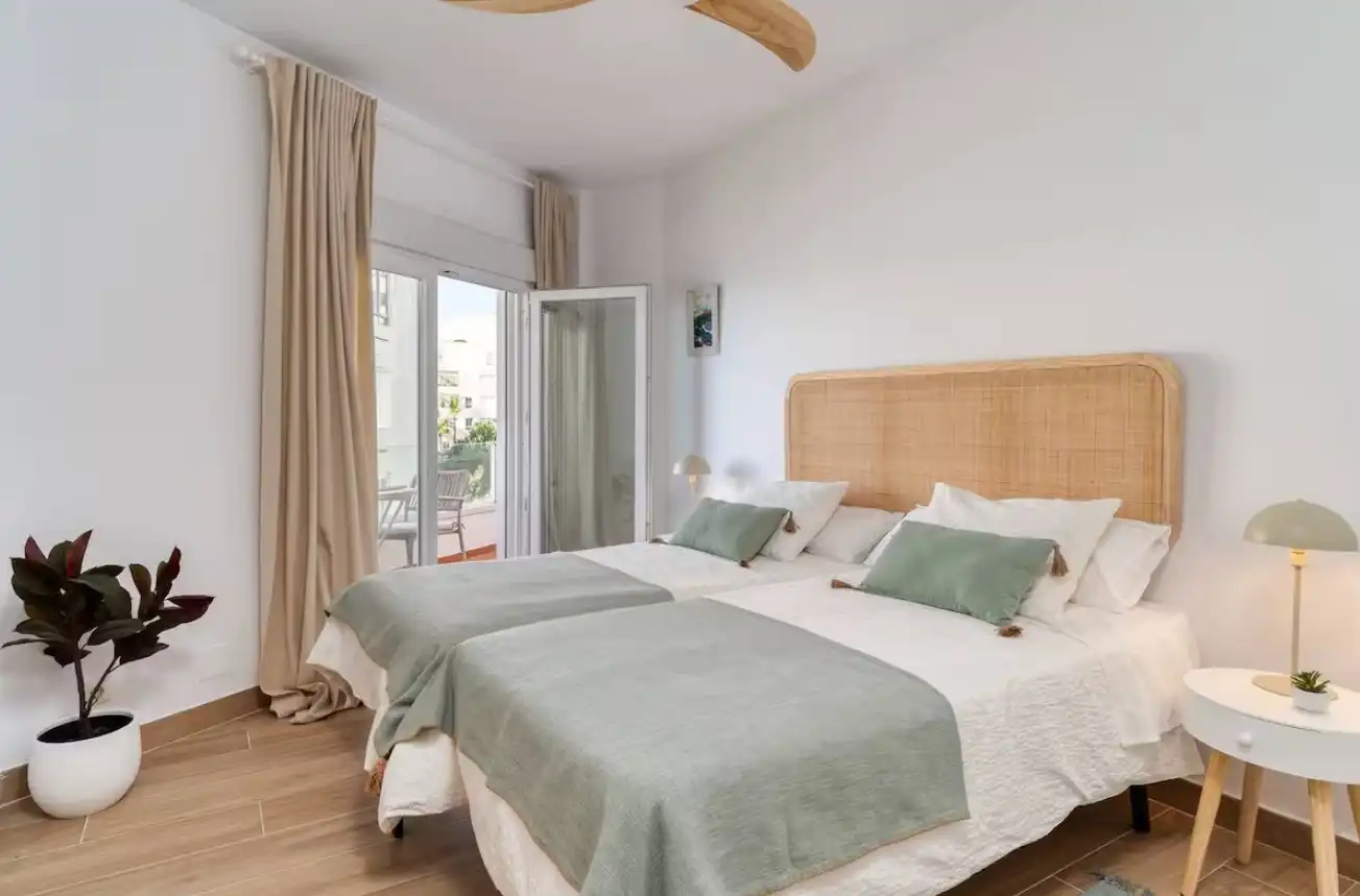 Apartments for rent in Avenida Severo Ochoa, 16, Playa Bajadilla - Puertos