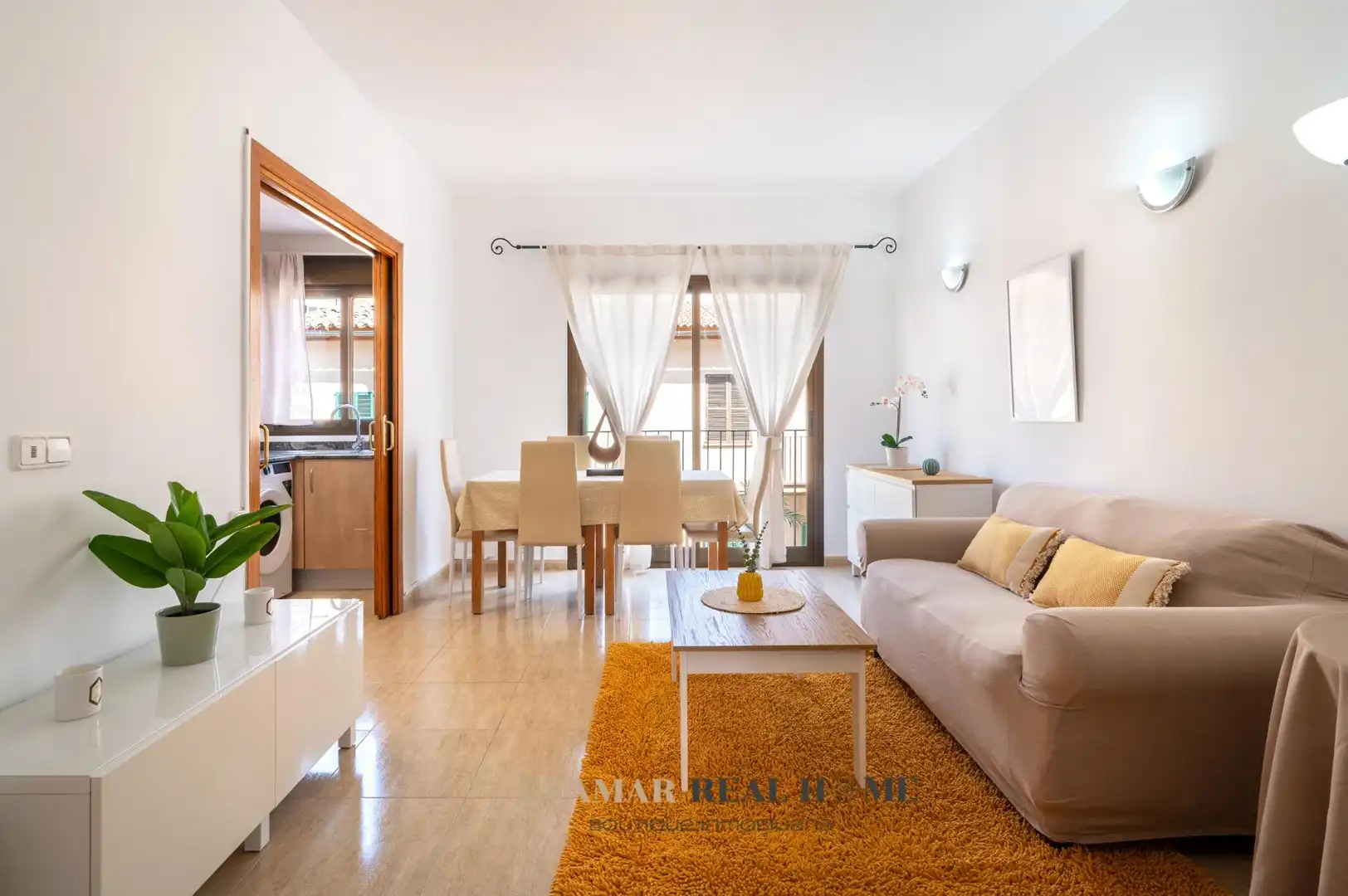 Living room of Flat for rent in  Palma de Mallorca  with Heating, Terrace and Furnished