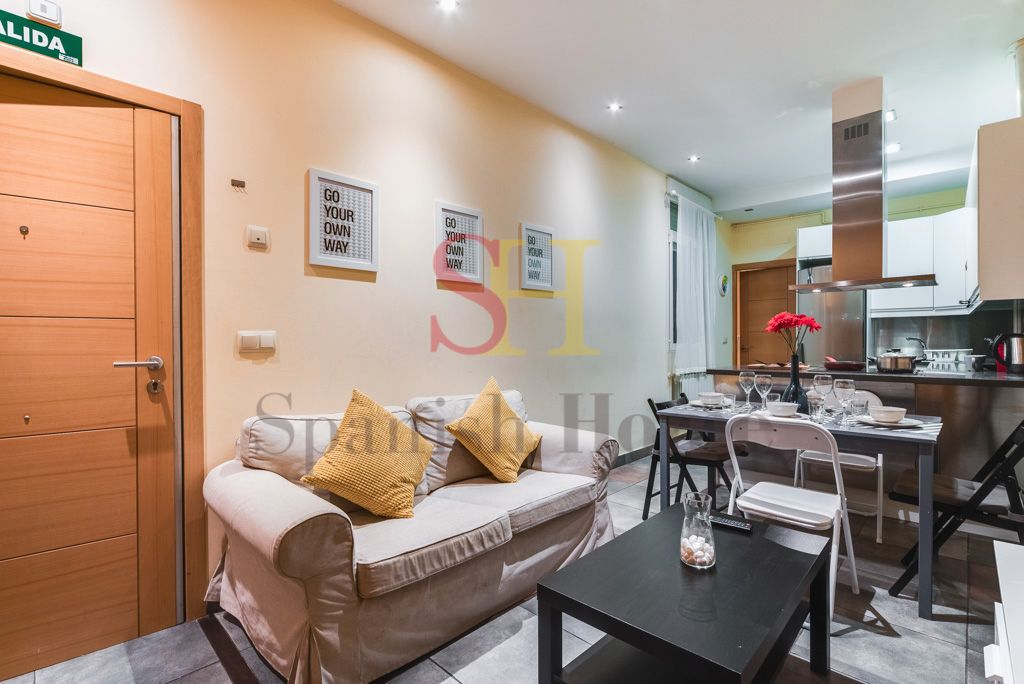 Vista exterior de Apartamento de alquiler en  Madrid Capital con Calefacción, Amueblado y Horno