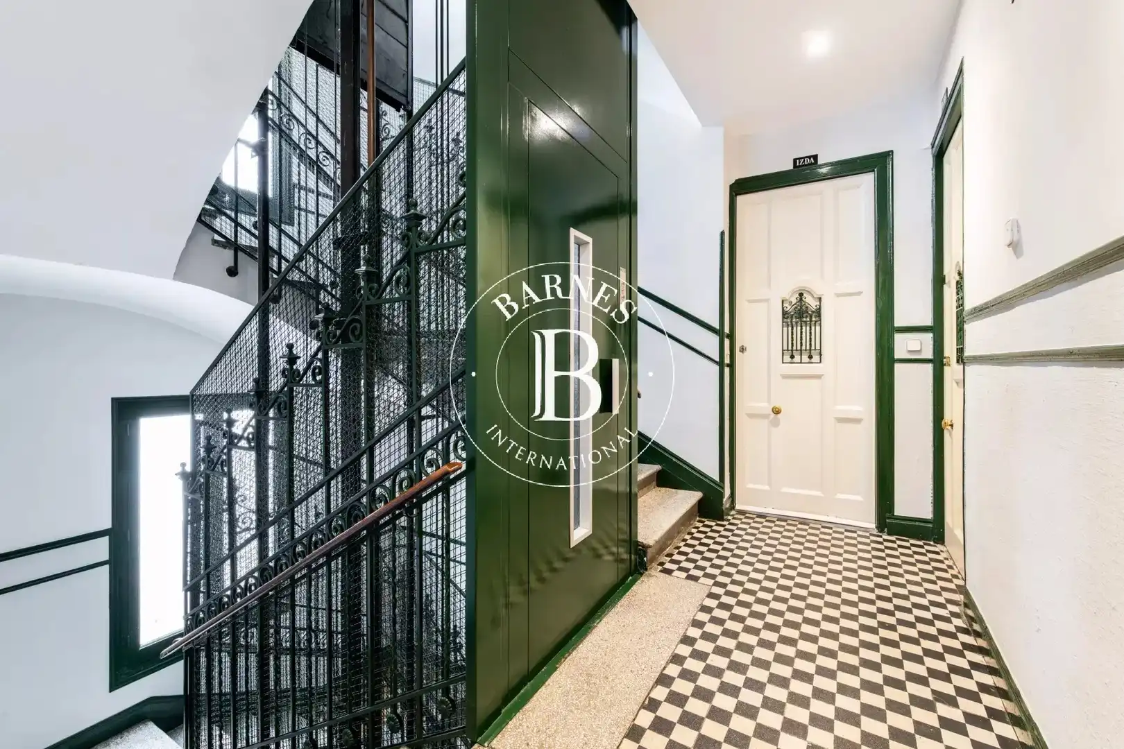 Flat for rent in Madrid  with Air Conditioner, Heating and Furnished