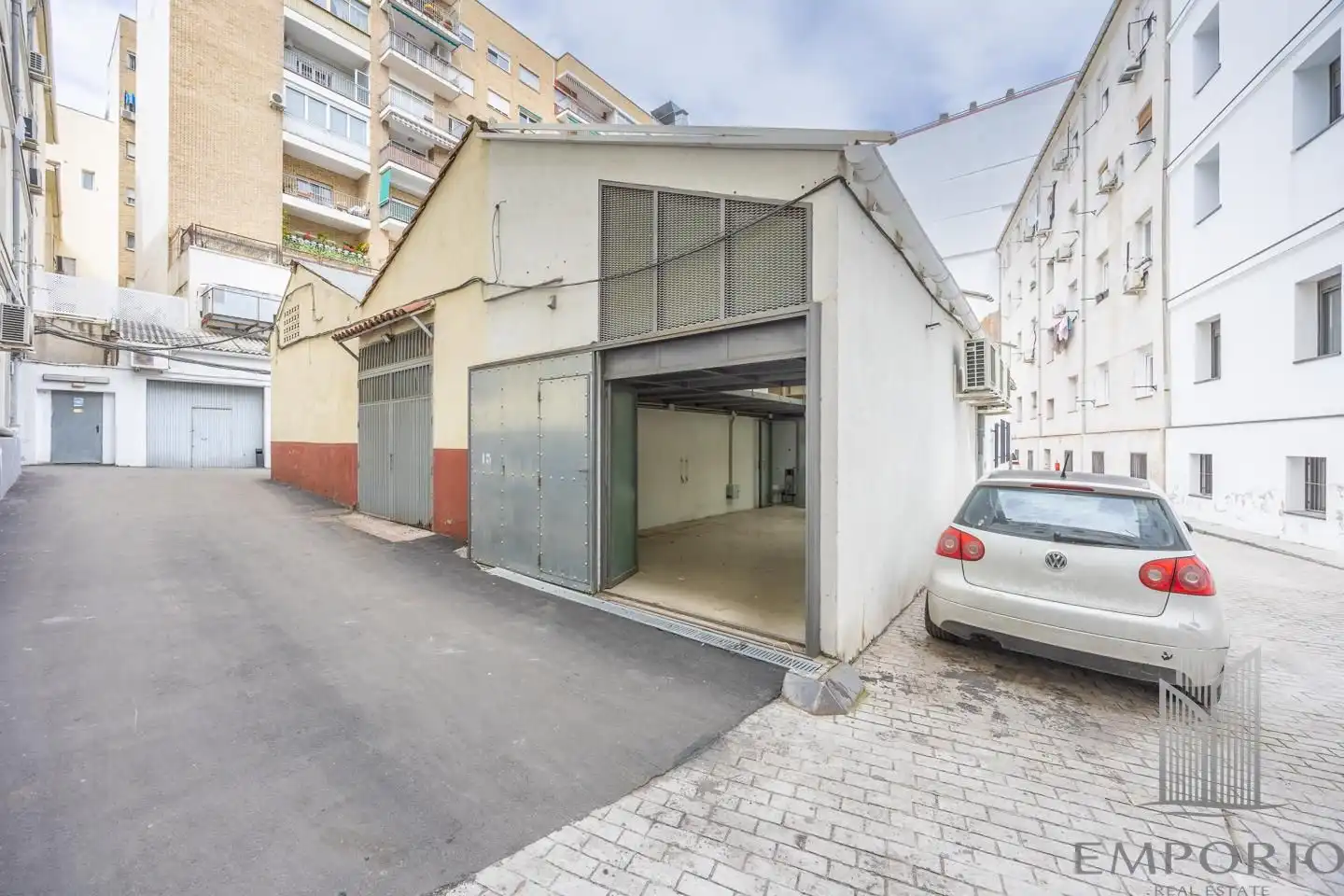 Vista exterior de Local en venta en Madrid con Aire acondicionado