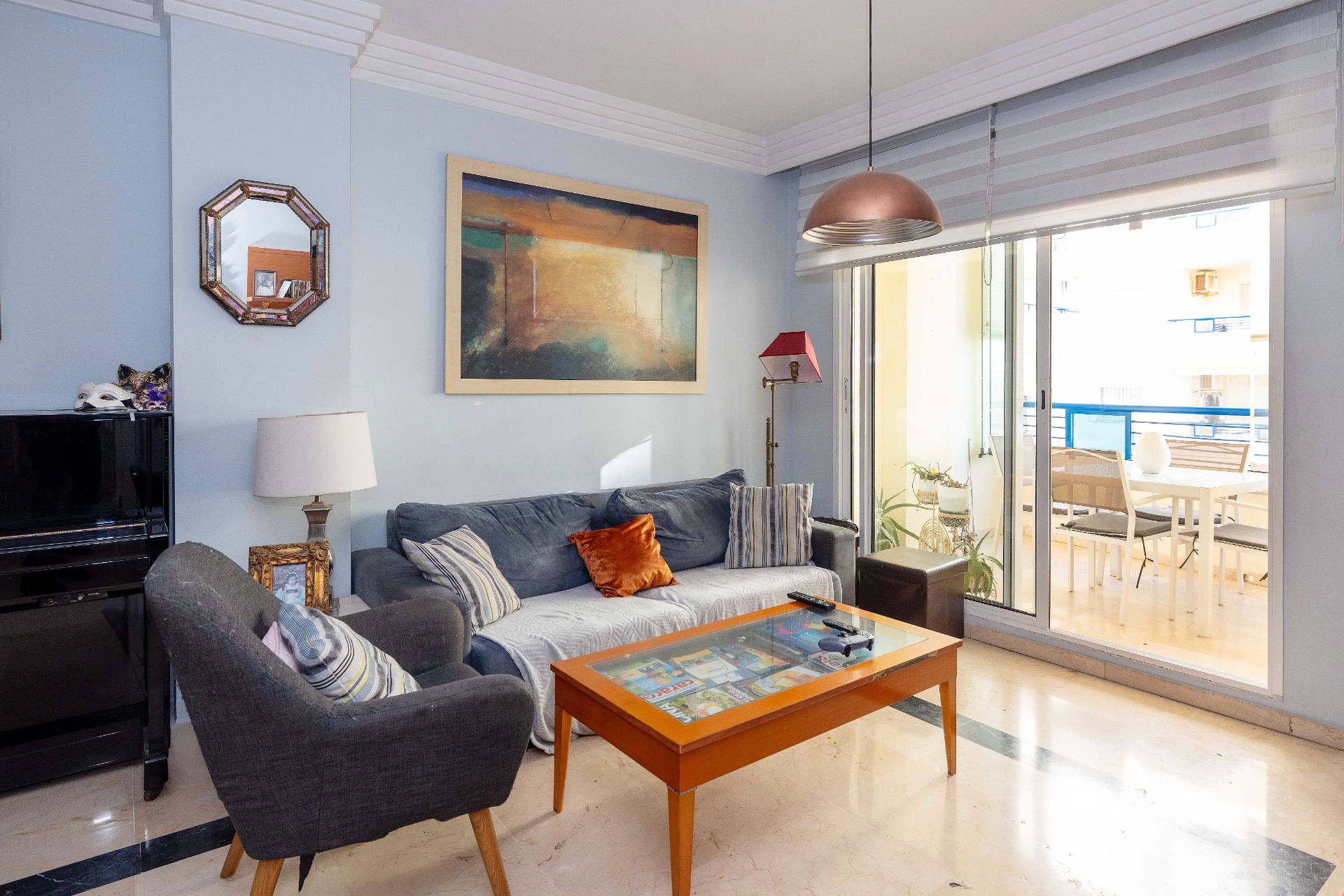 Living room of Flat for sale in Marbella  with Air Conditioner, Terrace and Community pool