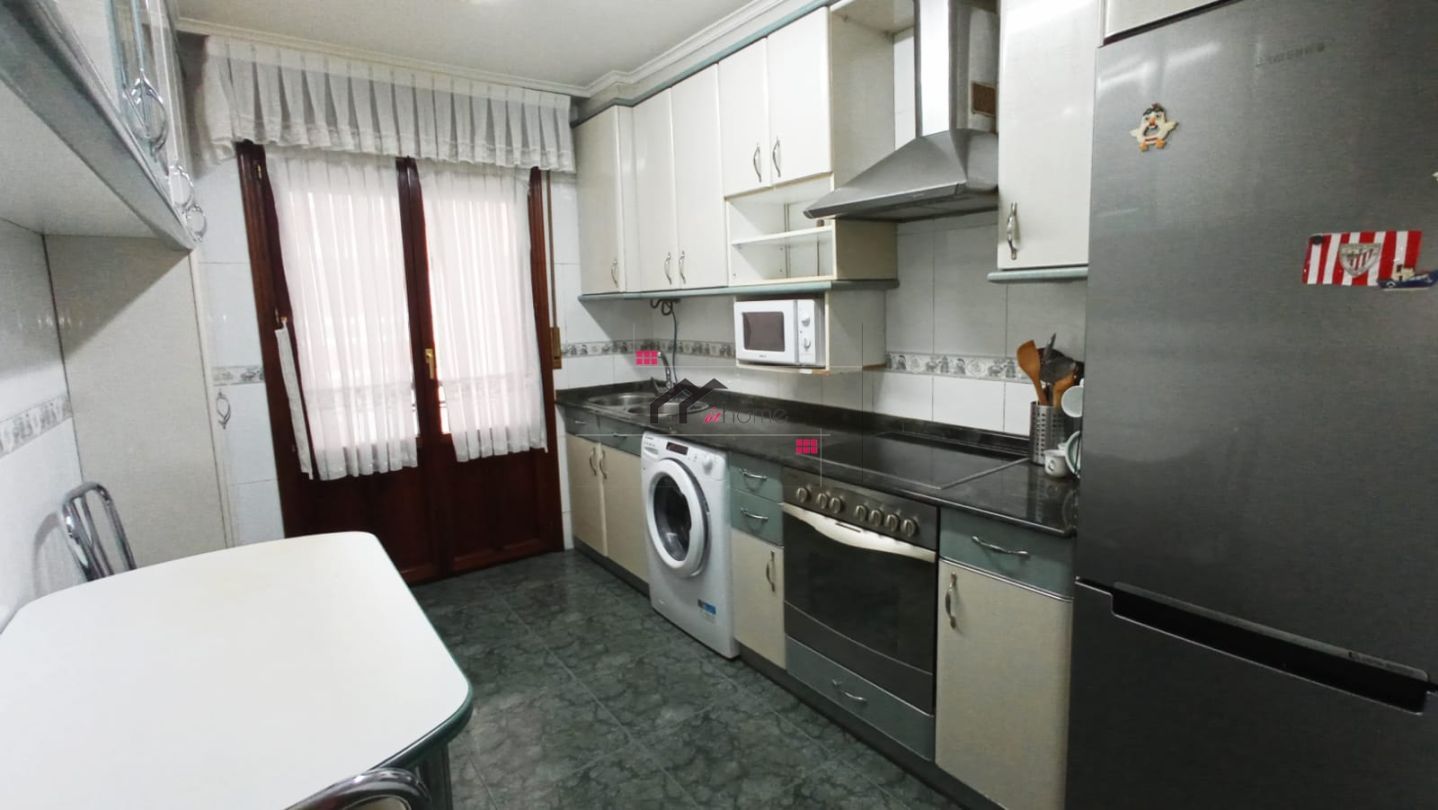 Cuina de Pis en venda en Santurtzi  amb Calefacció, Traster i Moblat