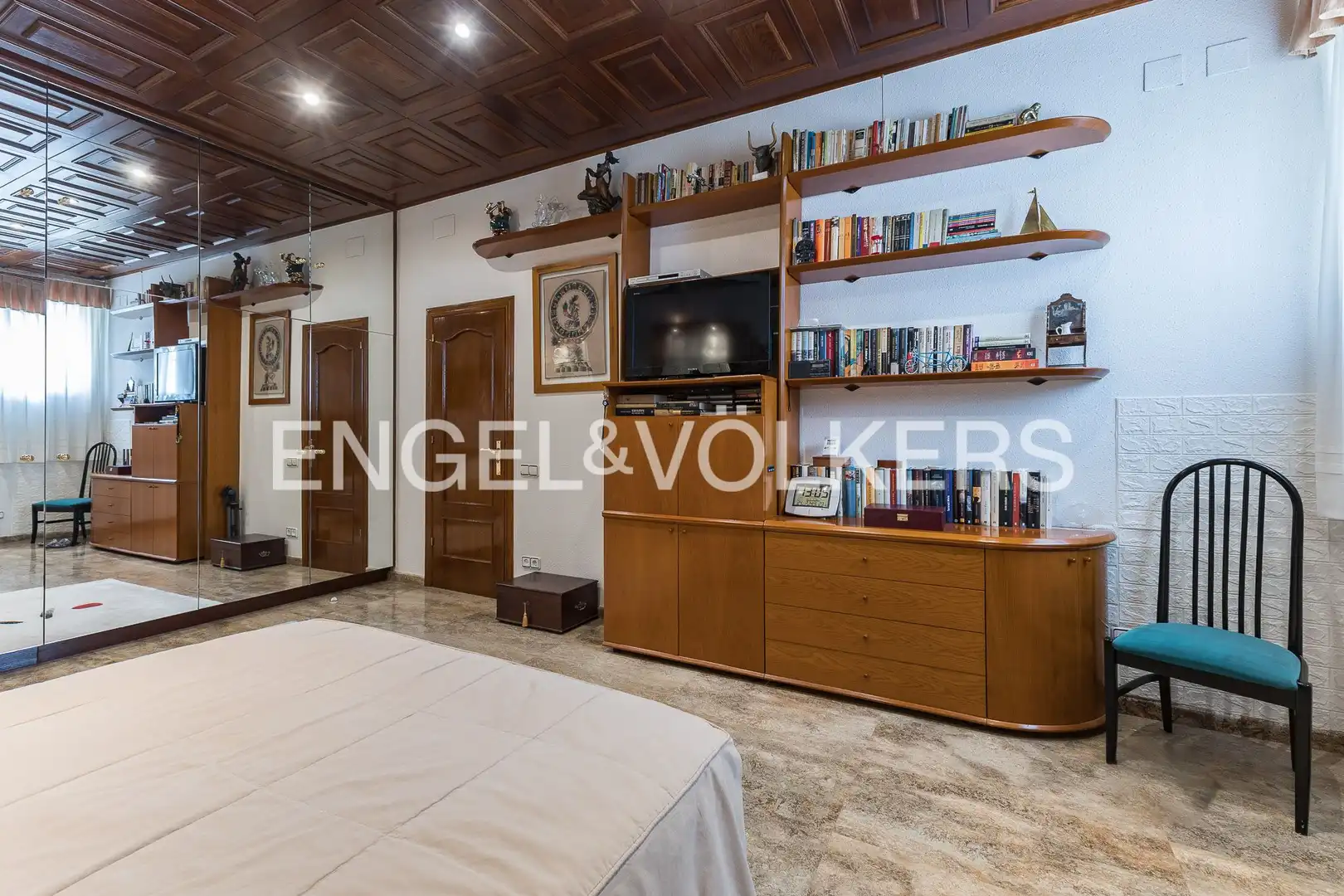 Wohnzimmer von Country house zum Verkauf in Barcelona mit Heizung, Parkett und Terrasse