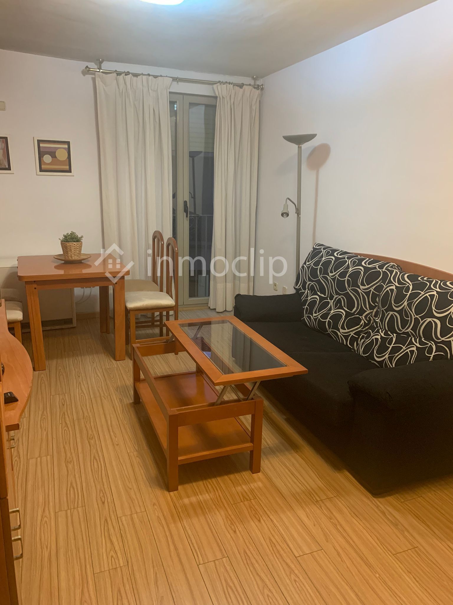 Sala de estar de Apartamento de alquiler en Salamanca Capital con Calefacción y Amueblado