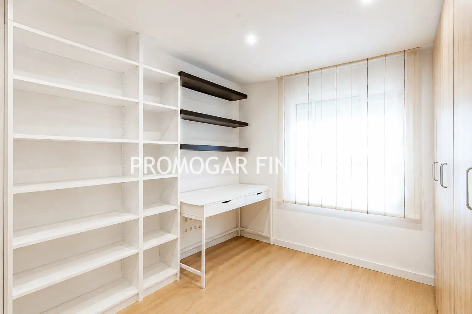 Flat for sale in Ripollet  with Parquet flooring, Terrace and Oven