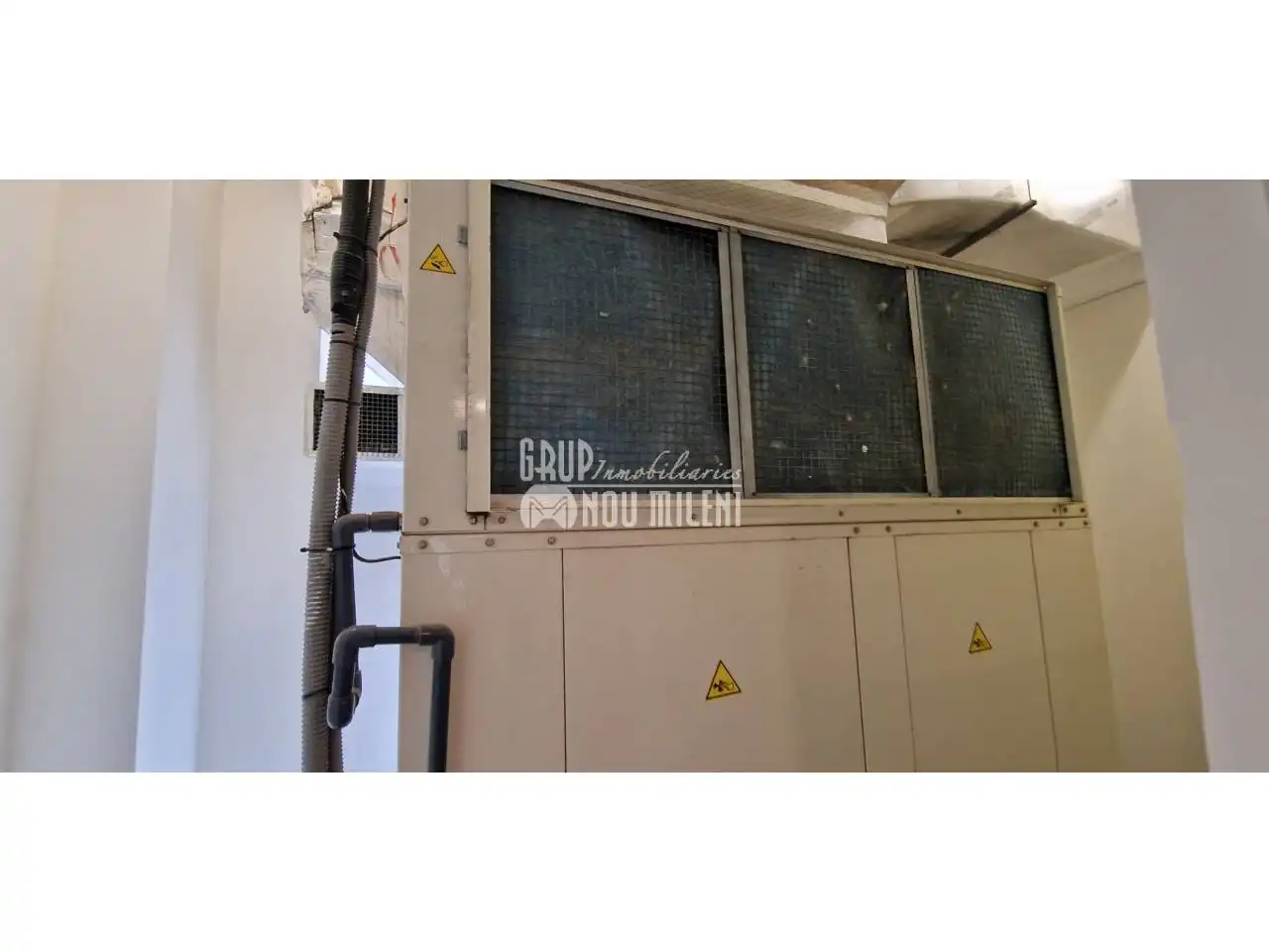 Exterior view of Commercial properties for rent in Catarroja  with Air Conditioner