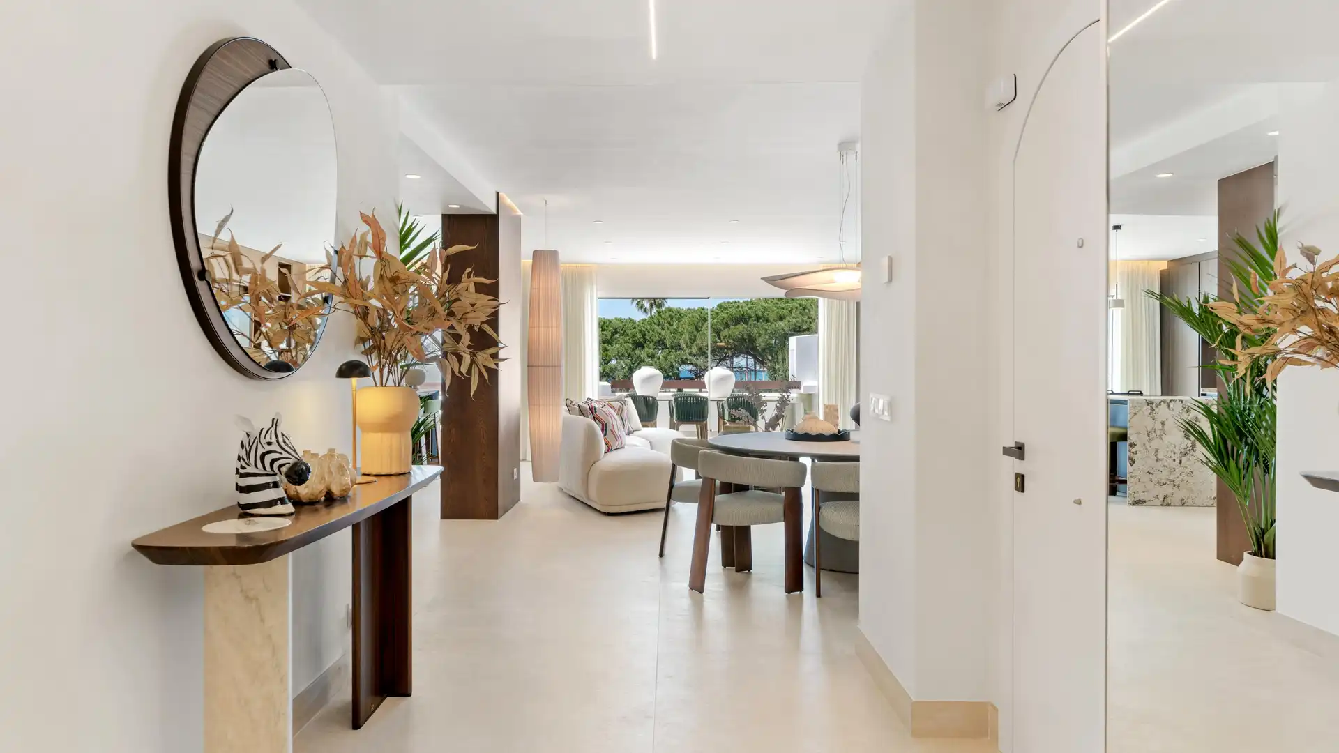 Dining room of Apartments for sale in Marbella  with Air Conditioner, Heating and Alarm