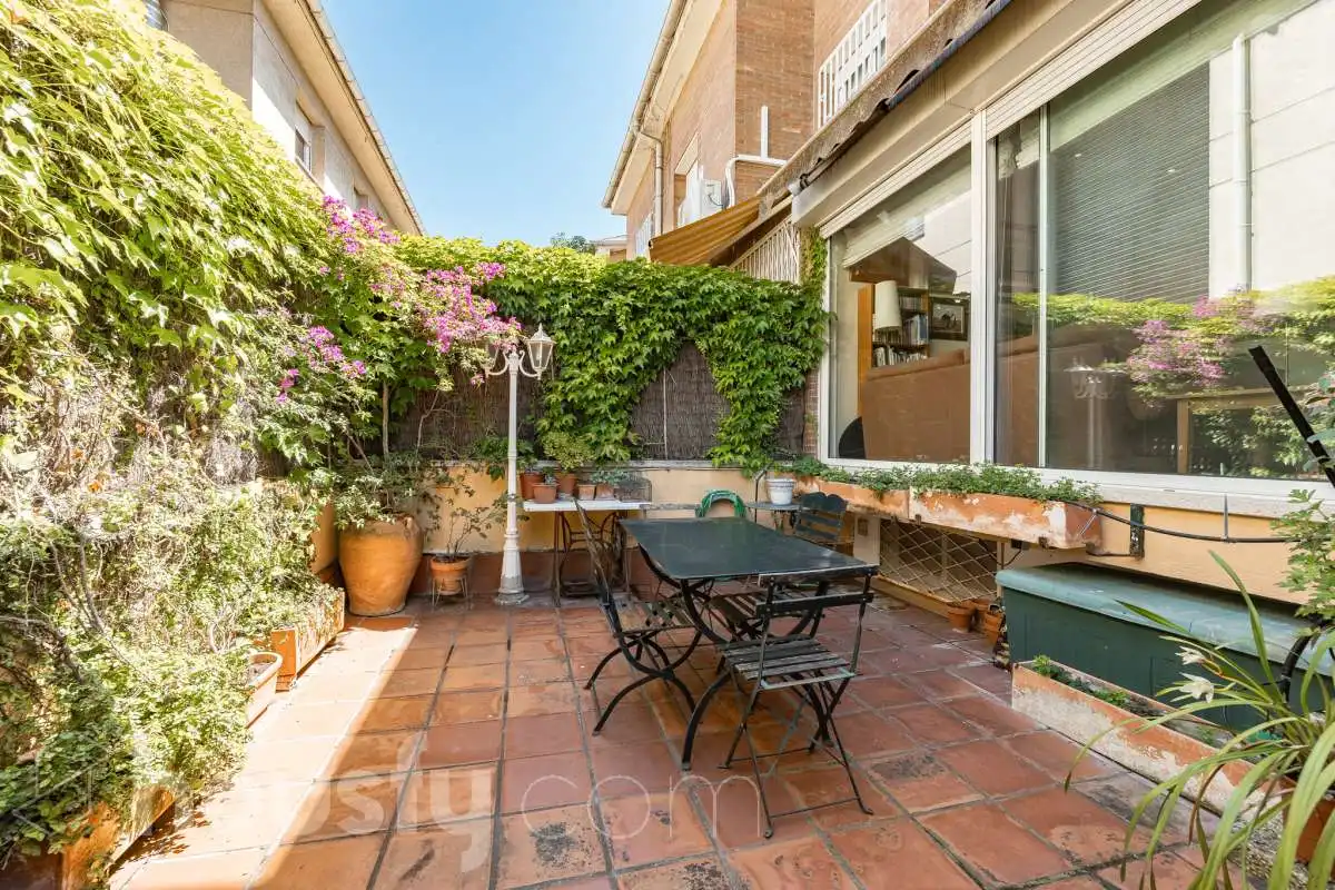 Terraza de Casa o chalet en venta en Sant Cugat del Vallès con Calefacción, Jardín privado y Parquet