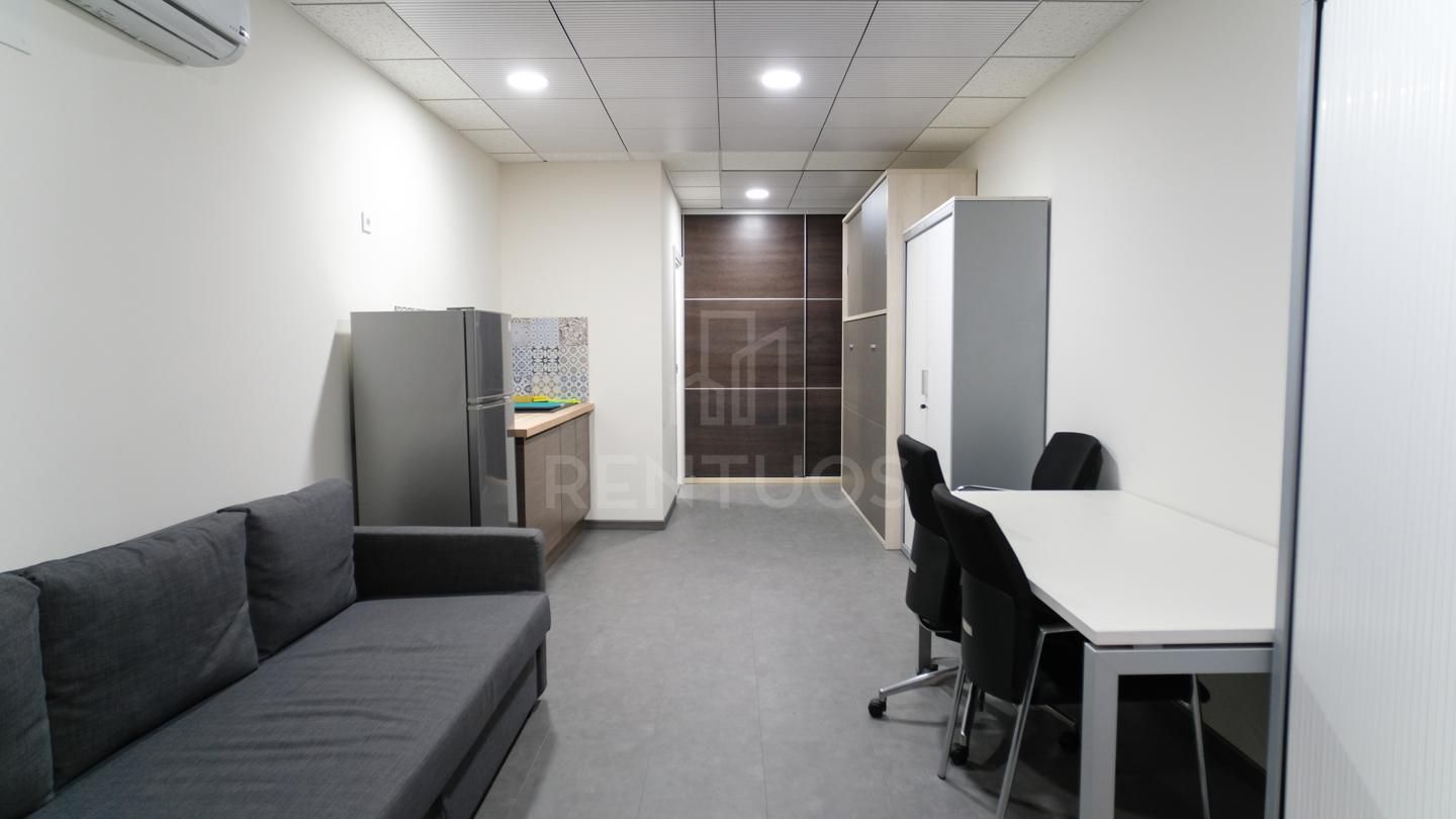 Estudi de lloguer a Carrer de Torns, Sants-Badal