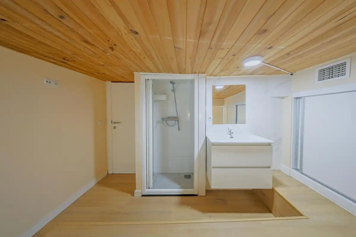 Bathroom of Duplexes for rent in Madrid  with Heating and Furnished