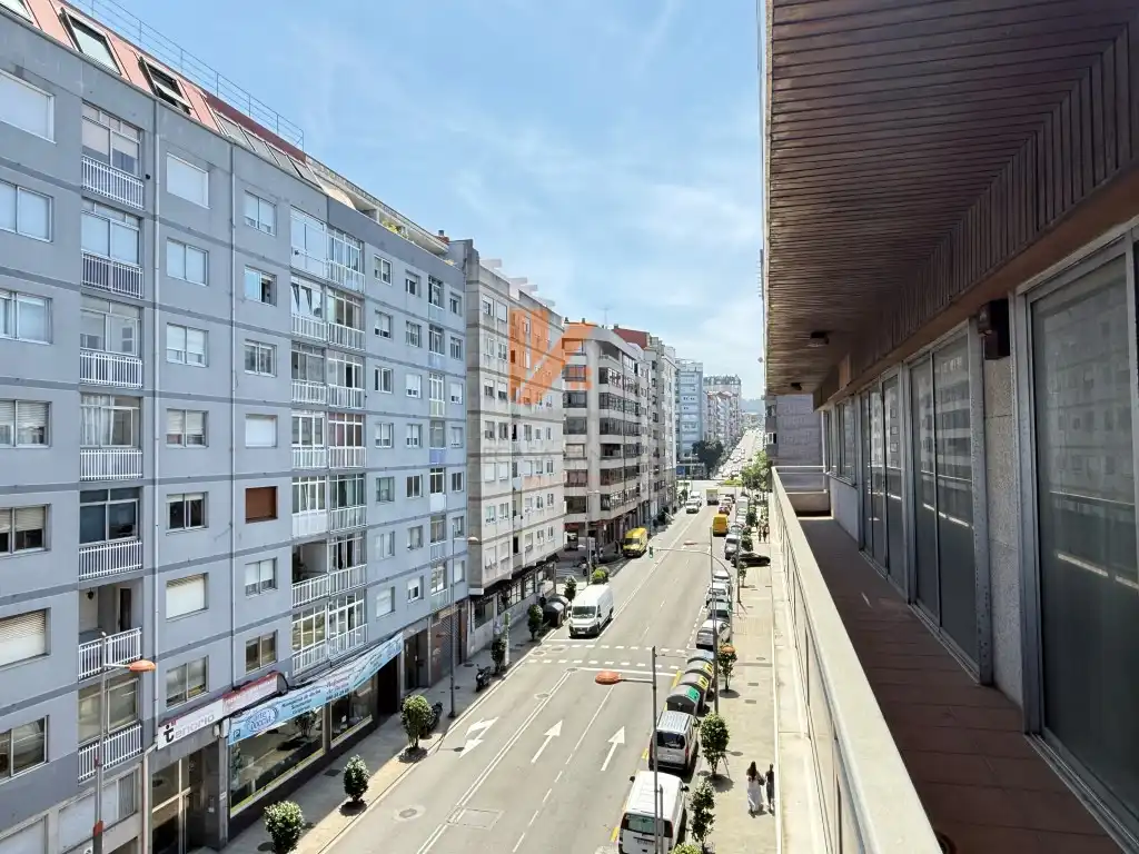 Vista exterior de Pis en venda en Vigo 