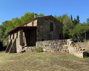 Vista exterior de Finca rústica en venda en Montagut i Oix amb Balcó