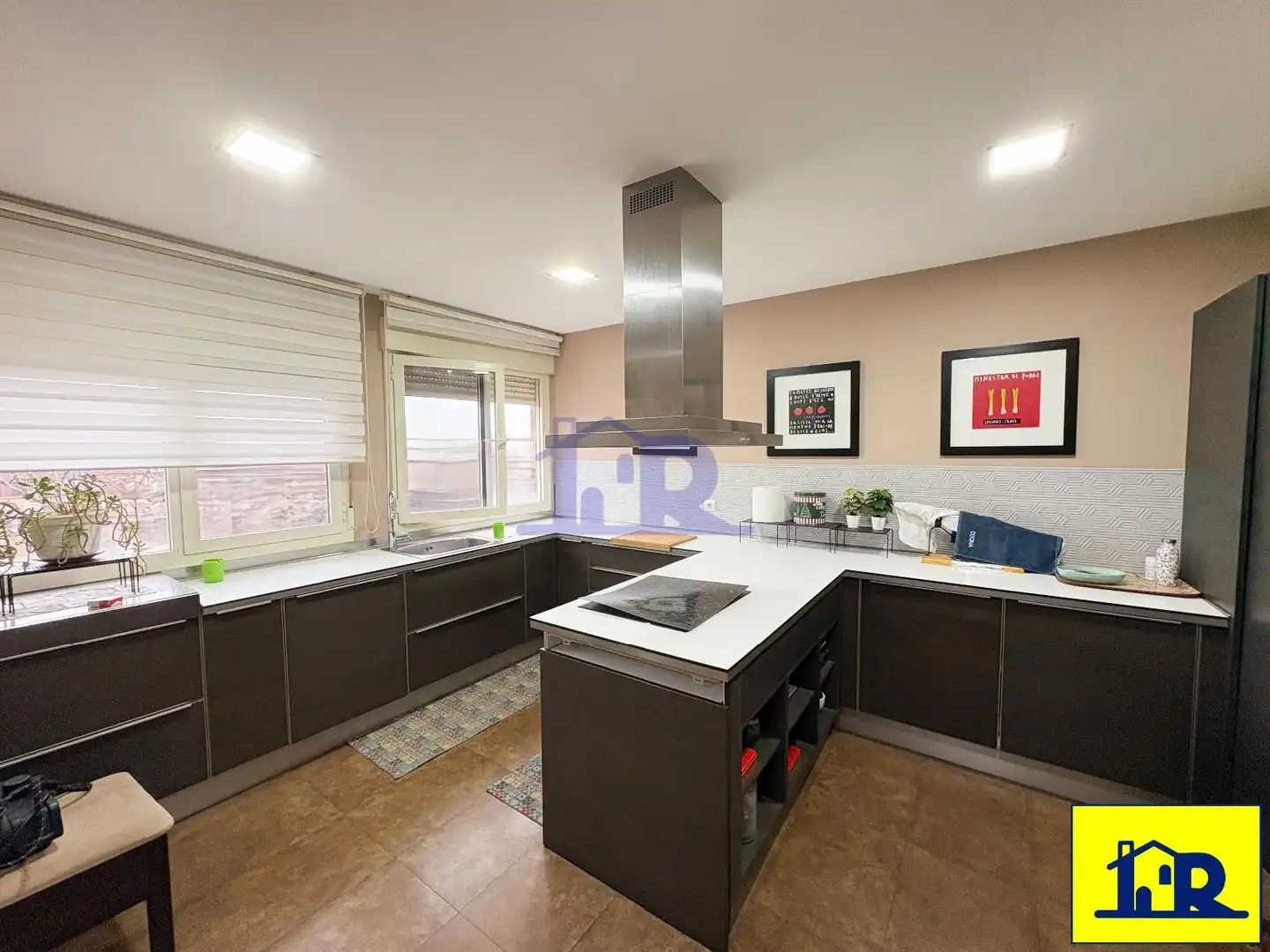 Kitchen of Detached homes for sale in Cuenca  with Air Conditioner, Heating and Swimming Pool