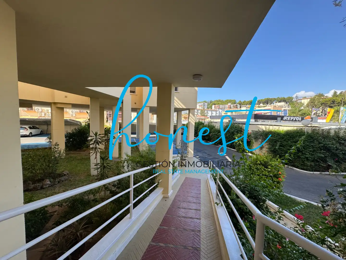 Vista exterior de Ático en venta en Torremolinos con Aire acondicionado, Terraza y Amueblado