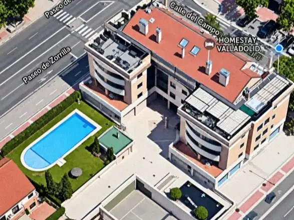 Vista exterior de Àtic per a compartir en Valladolid amb Aire condicionat, Calefacció i Parquet
