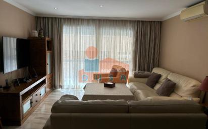 Living room of Flat for sale in Marbella  with Air Conditioner and Balcony