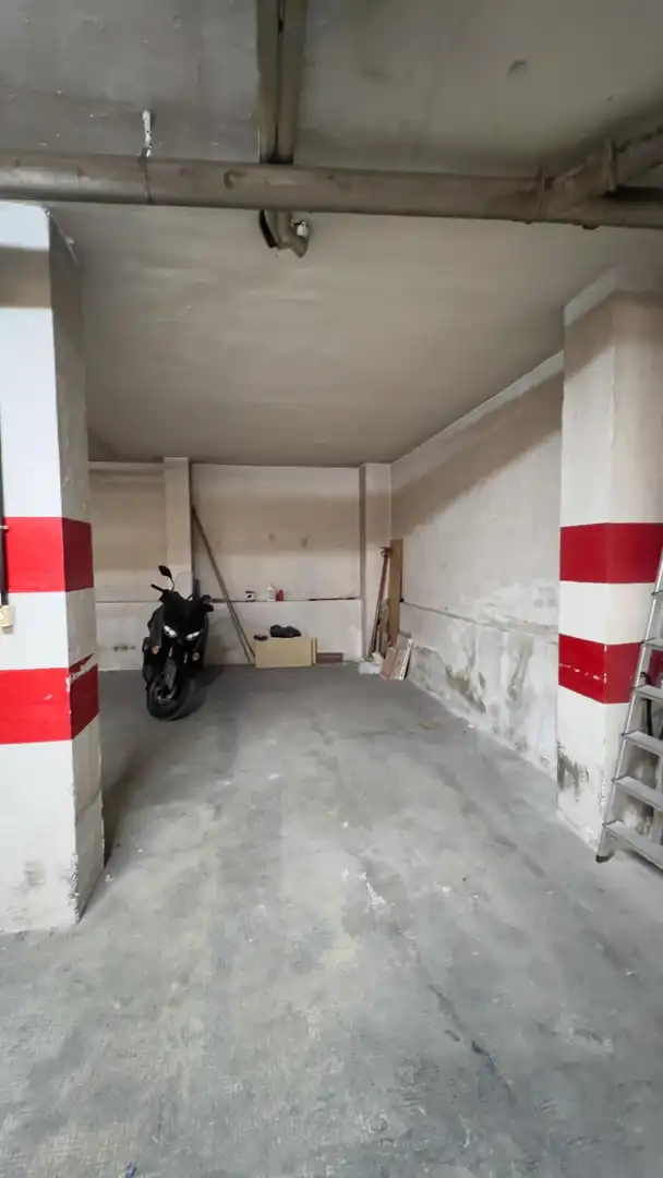 Einzelparkplatz zur Miete in Calle Calle Azhuma