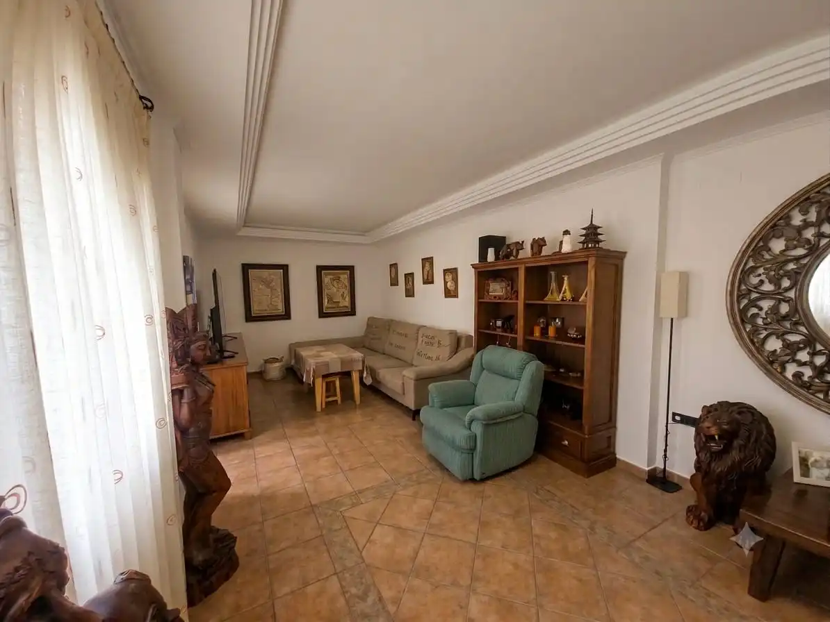 Sala d'estar de Casa o xalet en venda en Dos Hermanas amb Aire condicionat, Terrassa i Traster