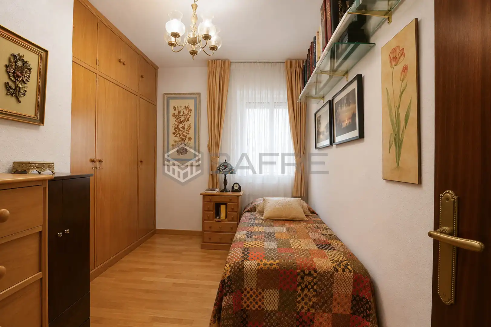 Bedroom of Flat for sale in Madrid  with Air Conditioner, Parquet flooring and Terrace