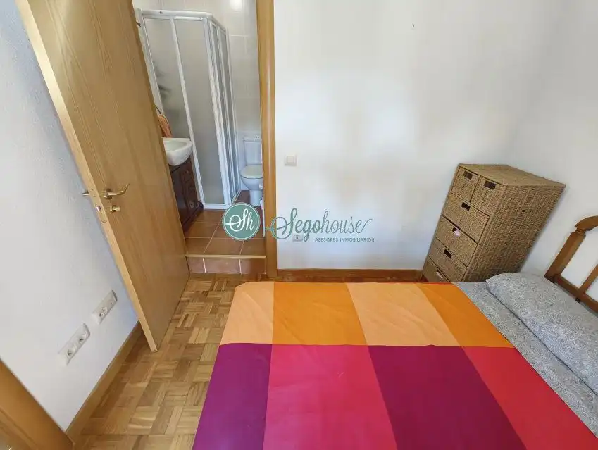 Habitación de Piso en venta en Segovia con Calefacción, Parquet y Terraza