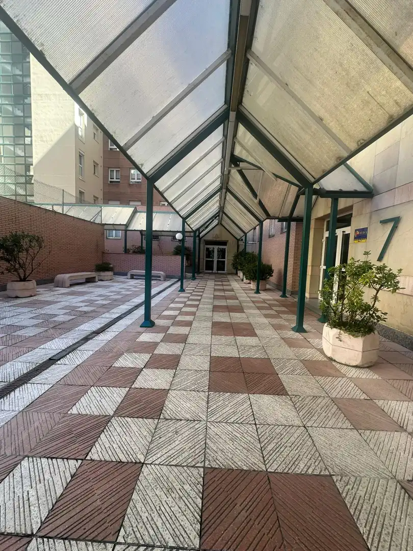 Piso en venta en León Capital  con Calefacción, Terraza y TV