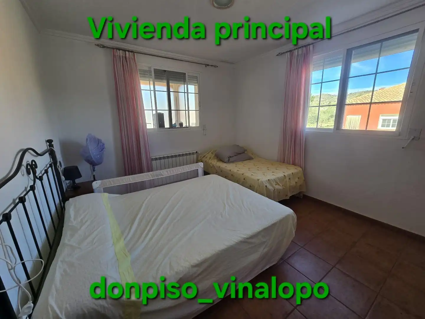 Dormitori de Finca rústica en venda en Elda amb Calefacció i Piscina