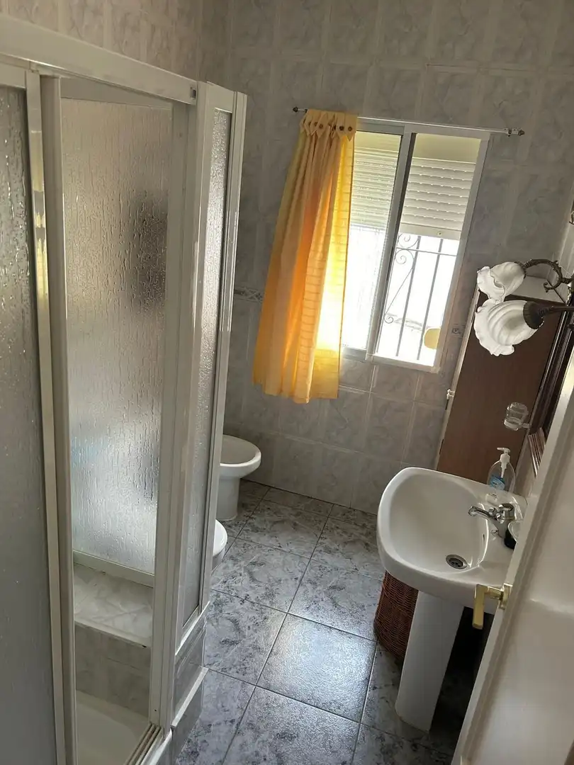 Baño de Casa o chalet de alquiler en Castilblanco de los Arroyos con Jardín privado, Terraza y Piscina
