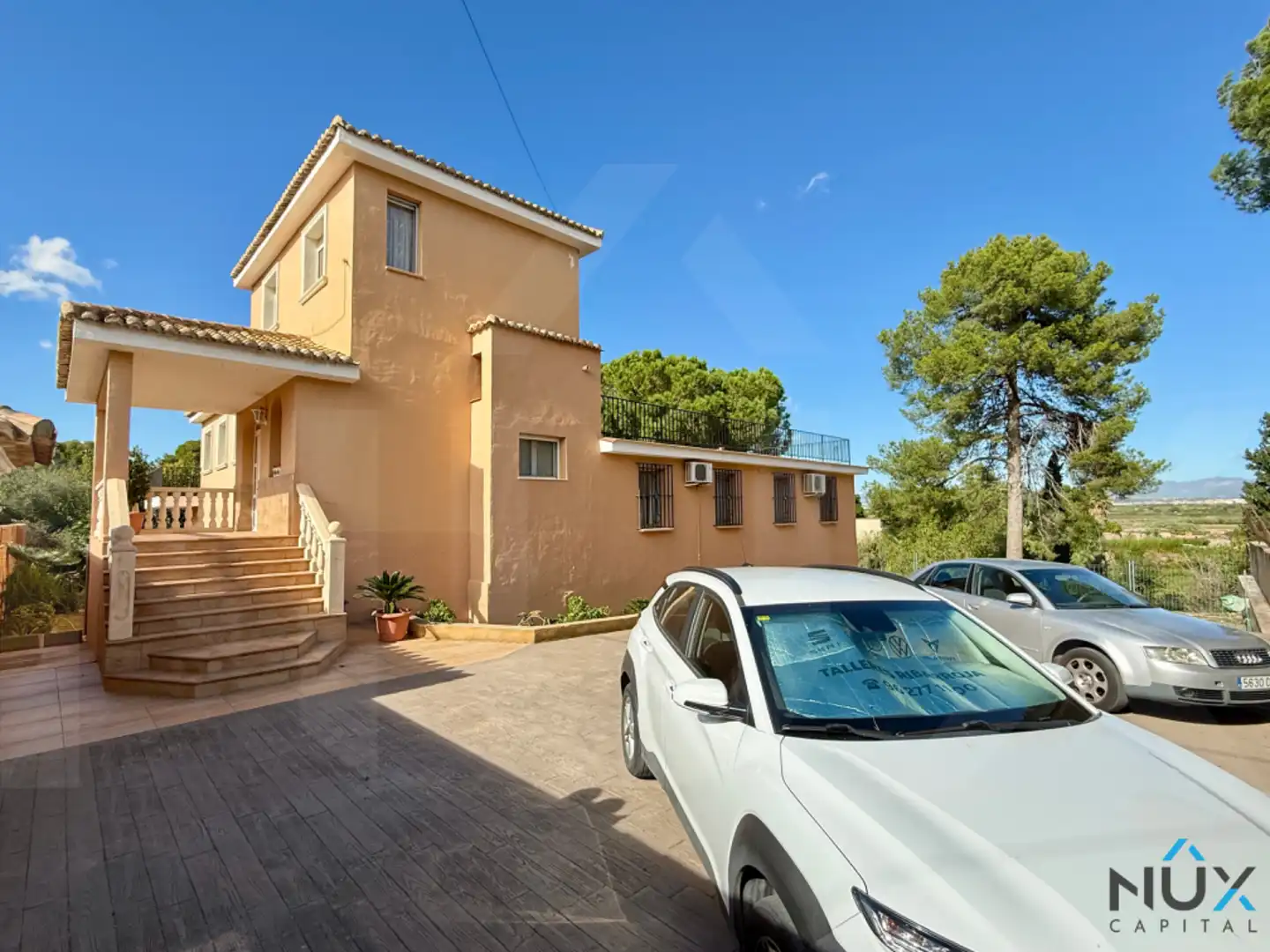 Vista exterior de Casa o xalet en venda en Riba-roja de Túria amb Aire condicionat, Calefacció i Jardí privat