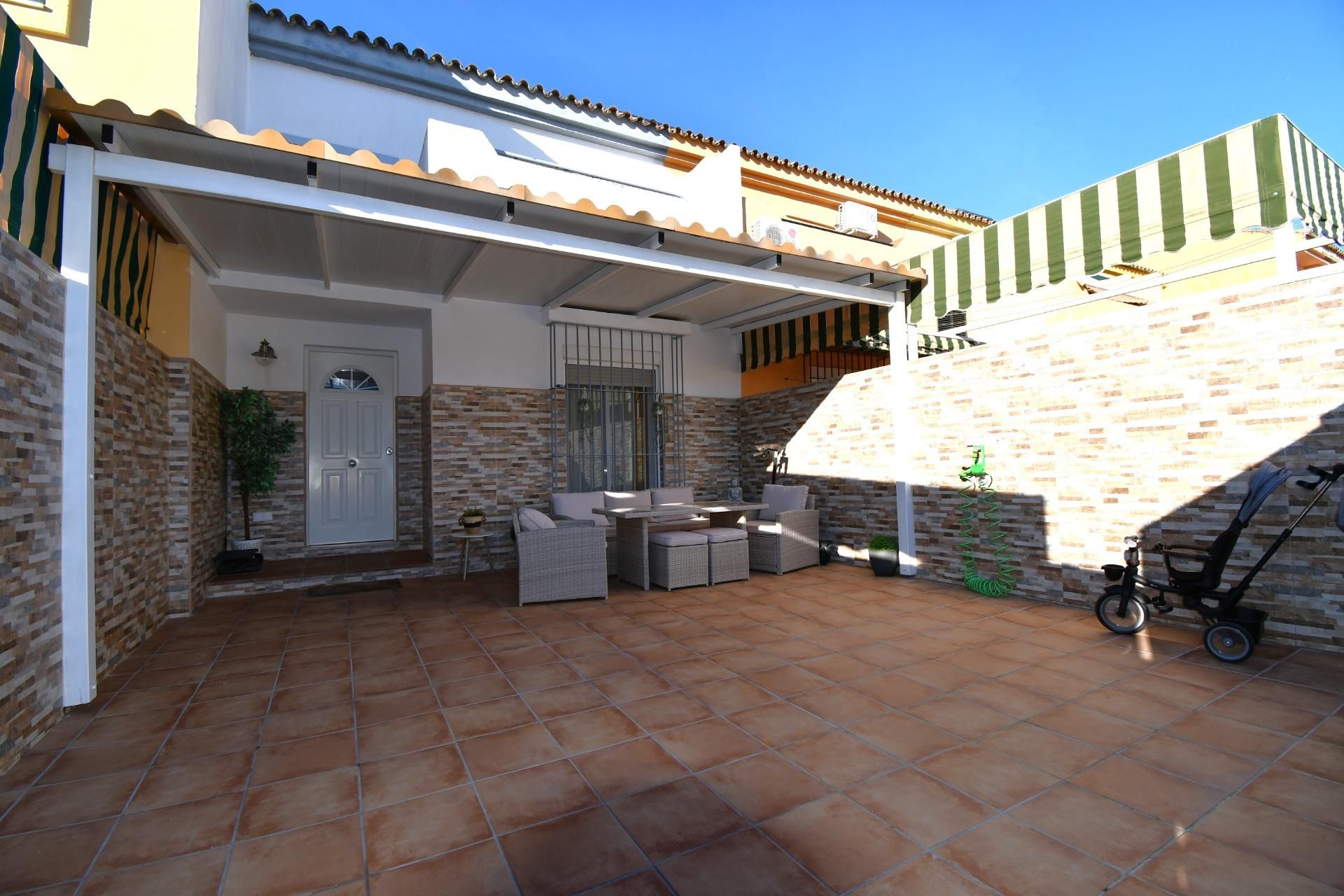 Jardí de Casa adosada en venda en Jerez de la Frontera amb Terrassa i Traster