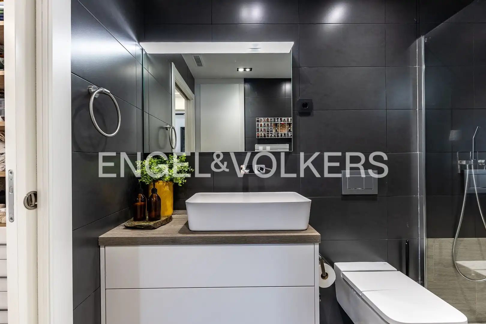 Bathroom of Houses for sale in Sant Cugat del Vallès  with Air Conditioner, Heating and Private garden