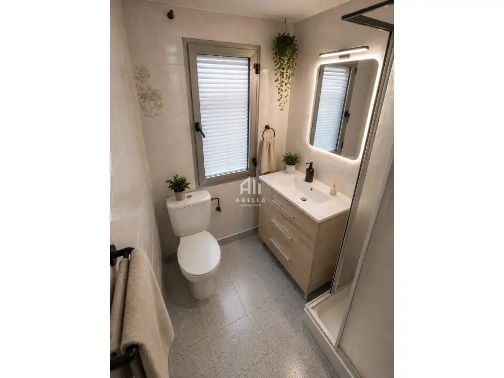Bathroom of Flat for rent in Lleida