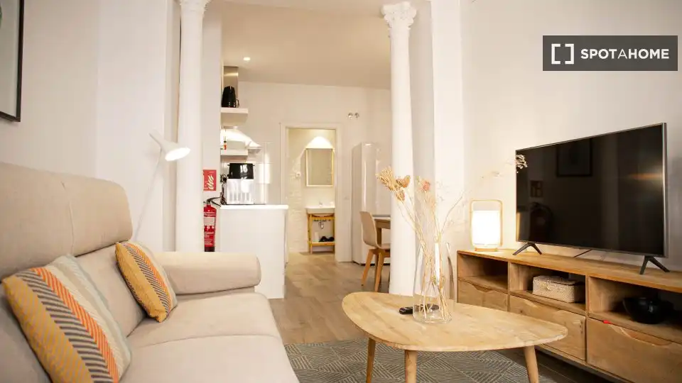 Flat for rent in Cortes - Huertas