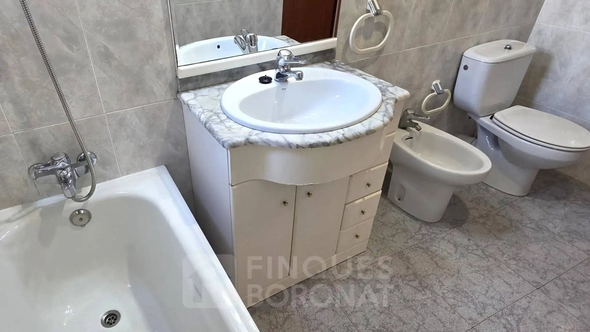 Bany de Pis en venda en Tarragona amb Aire condicionat, Moblat i Forn