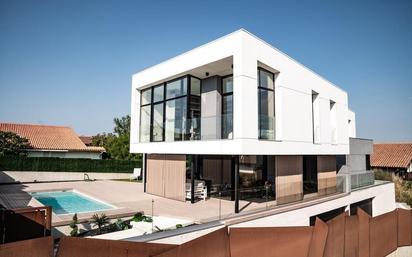 Exterior view of Single-family semi-detached for sale in Barrika  with Swimming Pool