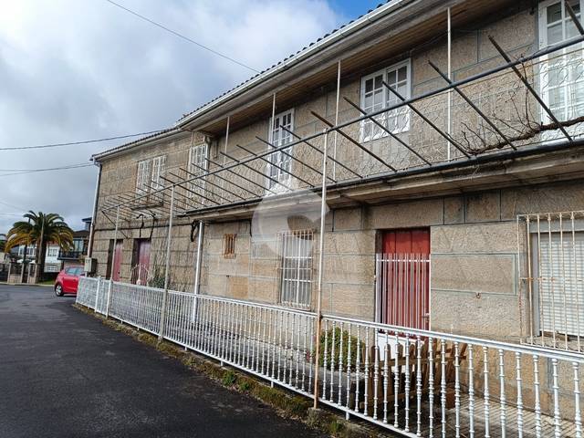 Casa adosada en Venta en Piñor