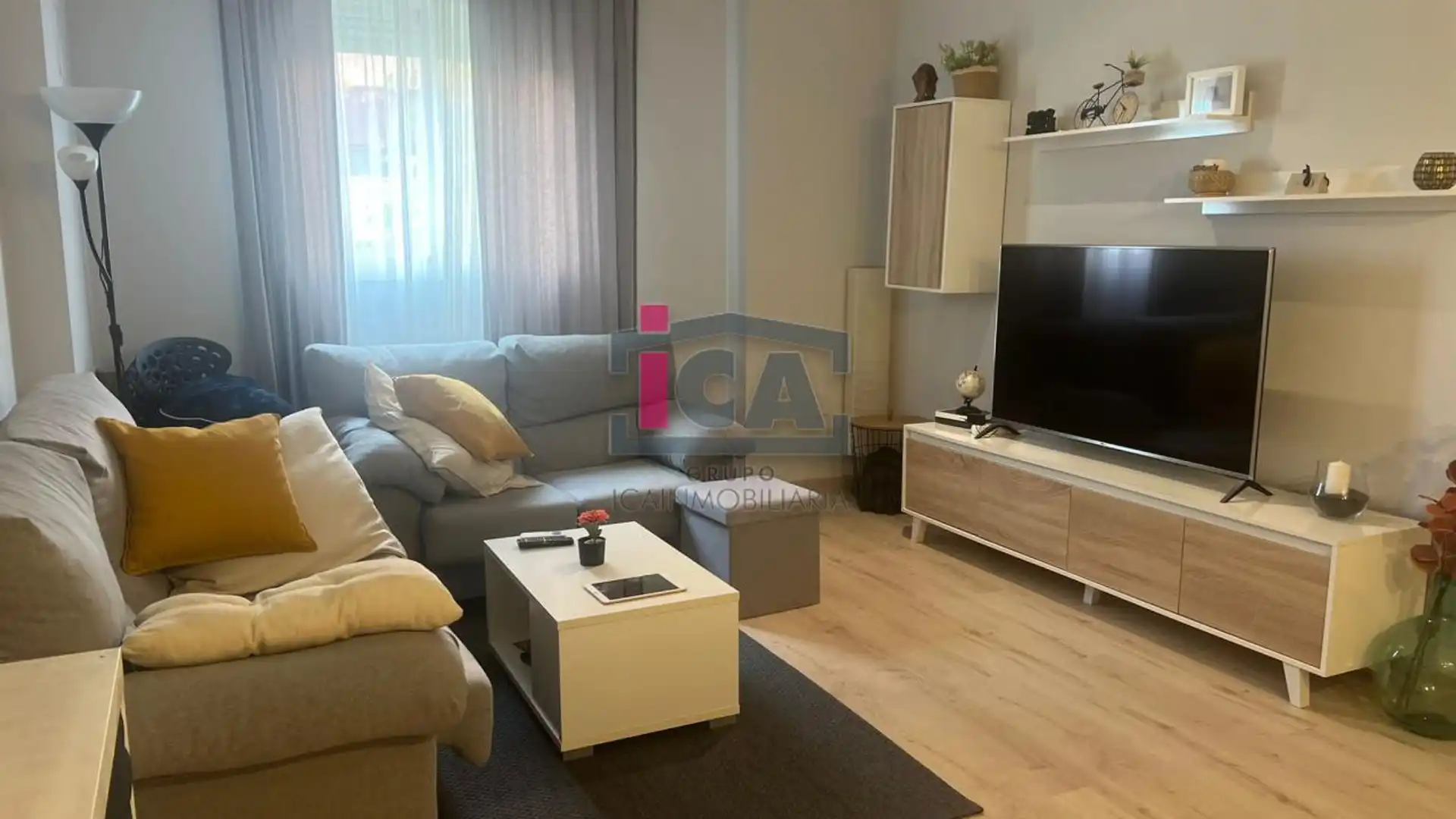 Sala d'estar de Apartament de lloguer en Cáceres Capital amb Aire condicionat, Calefacció i Terrassa