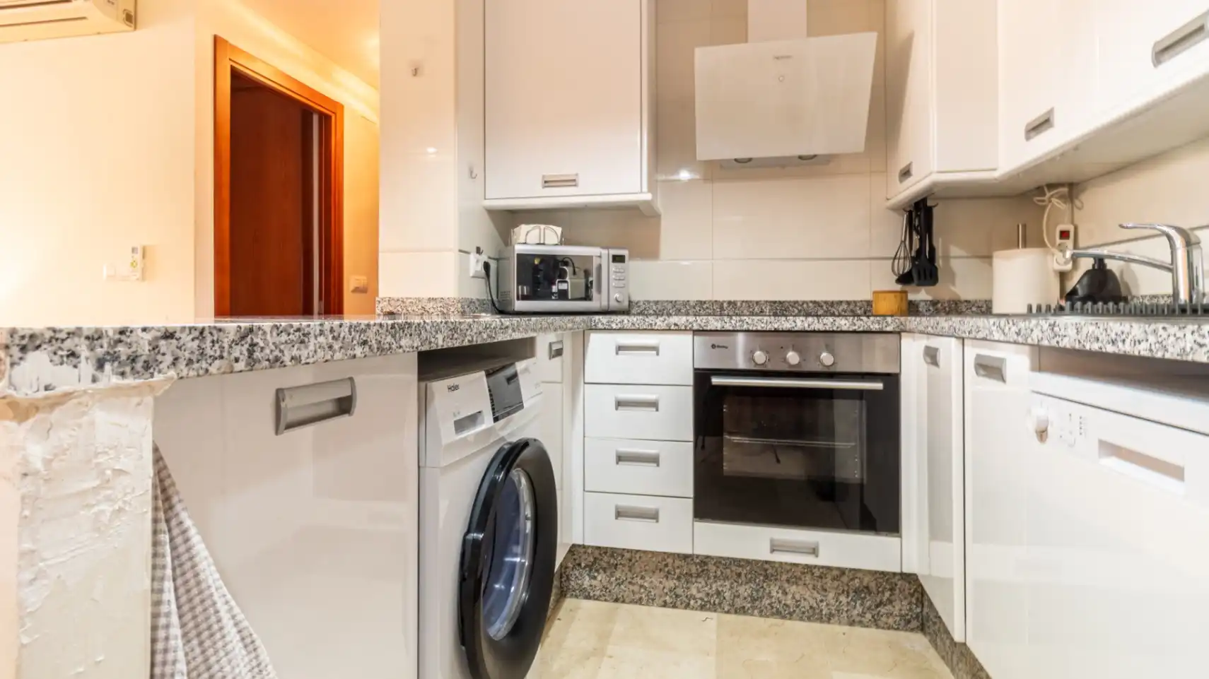 Cocina de Apartamento en venta en Dénia con Aire acondicionado, Calefacción y Terraza