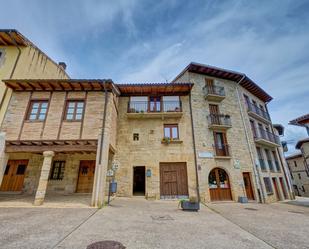 Vista exterior de Àtic en venda en Tamames amb Calefacció, Jardí privat i Parquet