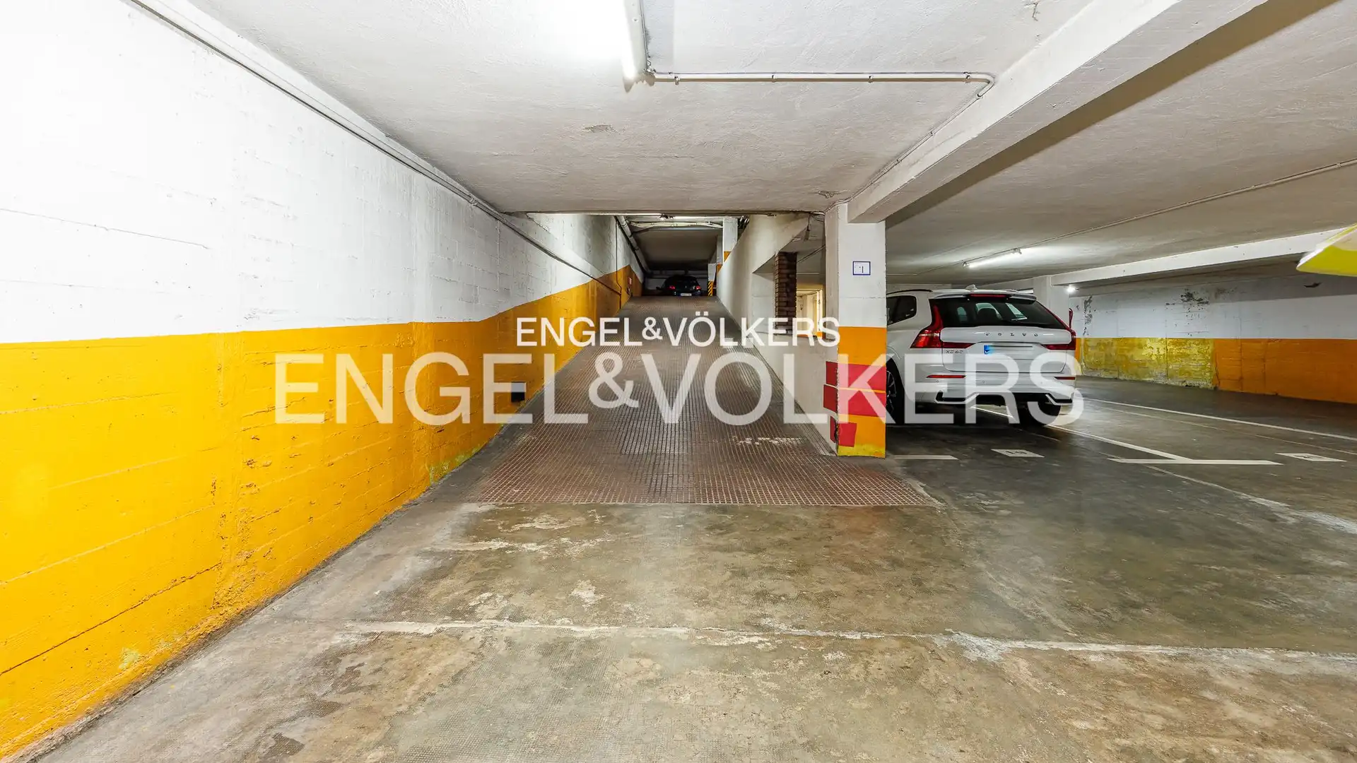 Parkplatz von Wohnungen zum Verkauf in Vigo  mit Heizung, Parkett und Terrasse