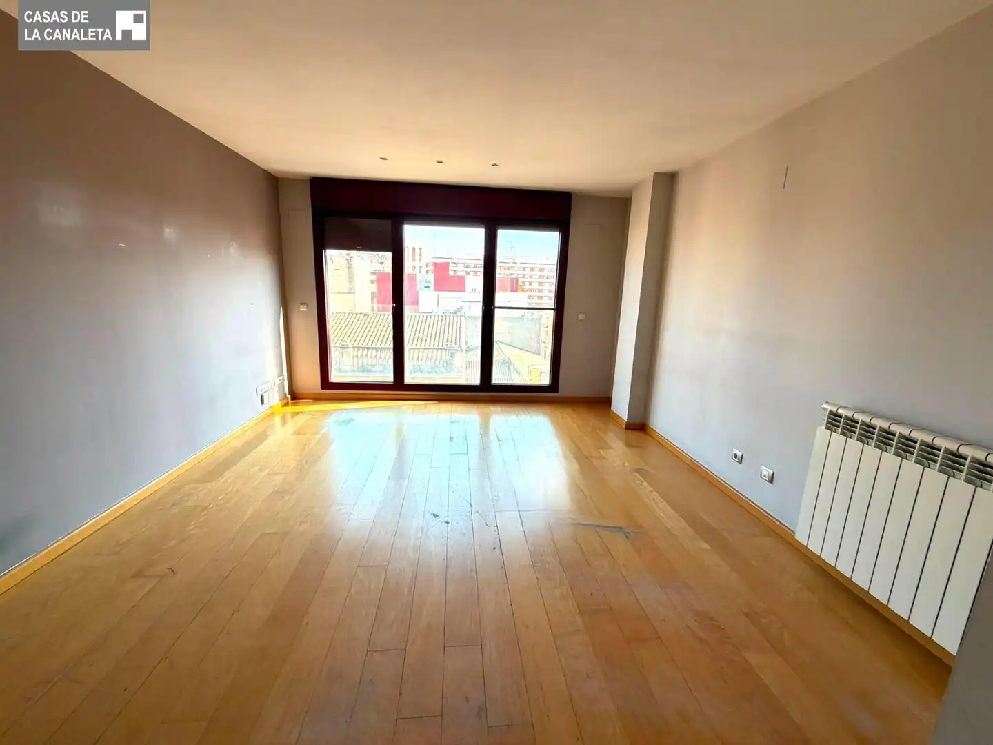 Vista exterior de Piso de alquiler en Mislata con Aire acondicionado, Calefacción y Parquet