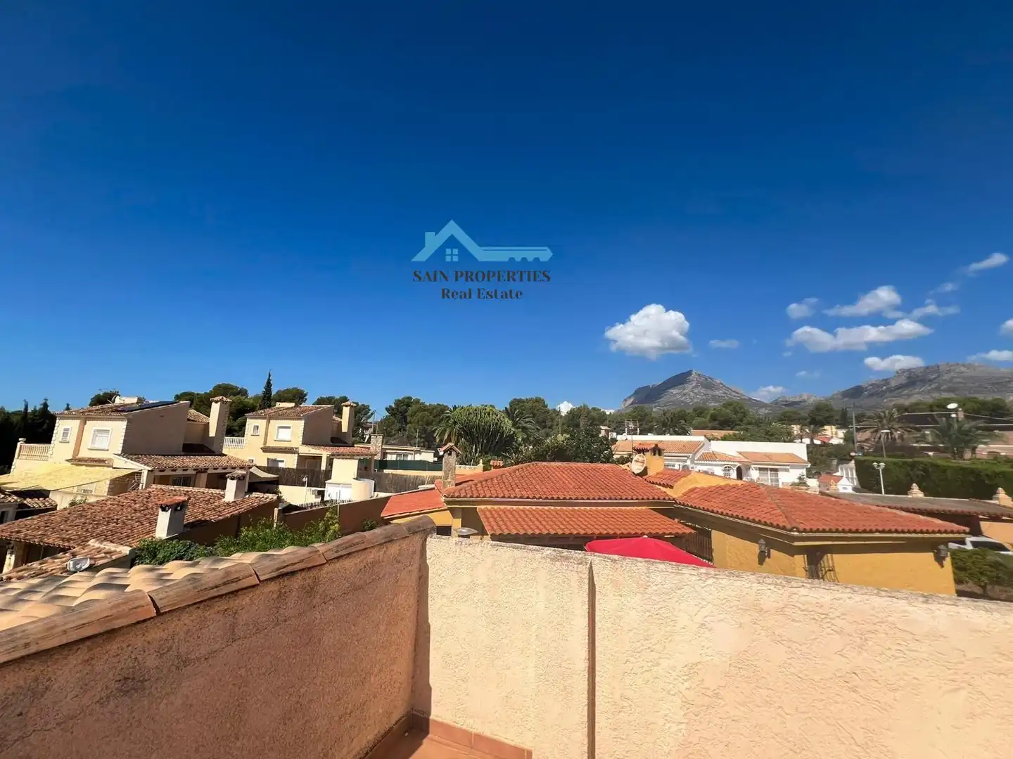 Vista exterior de Casa o chalet en venta en La Nucia con Aire acondicionado, Jardín privado y Terraza