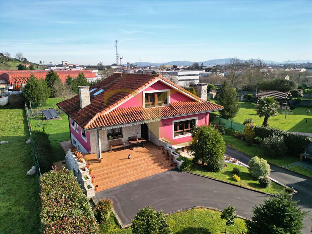 Außenansicht von Haus oder Chalet zum Verkauf in Siero mit Heizung, Terrasse und Abstellraum