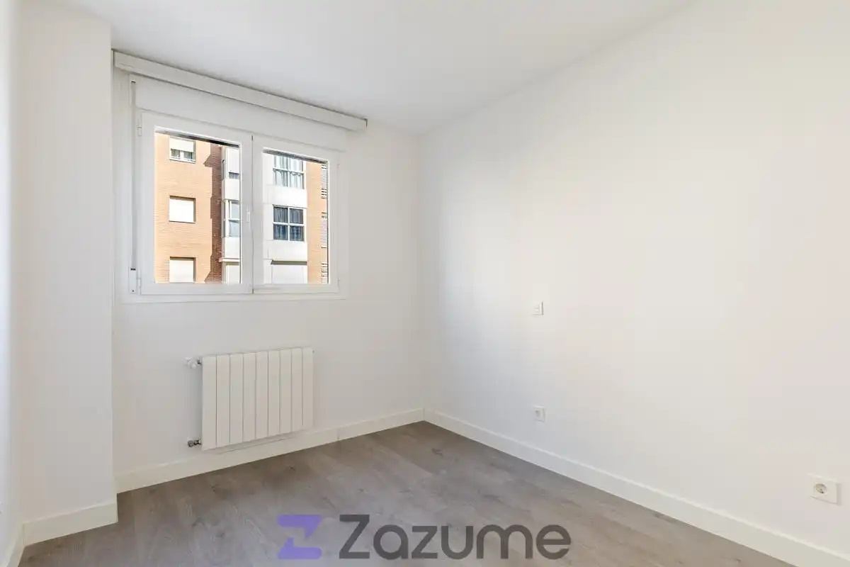 Schlafzimmer von Wohnung zur Miete in Madrid mit Klimaanlage, Heizung und Parkett