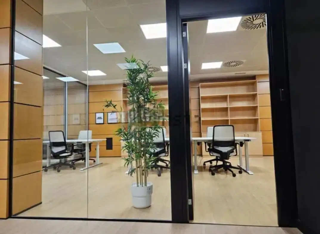 Oficina de alquiler en Utebo con Aire acondicionado, Calefacción y Amueblado