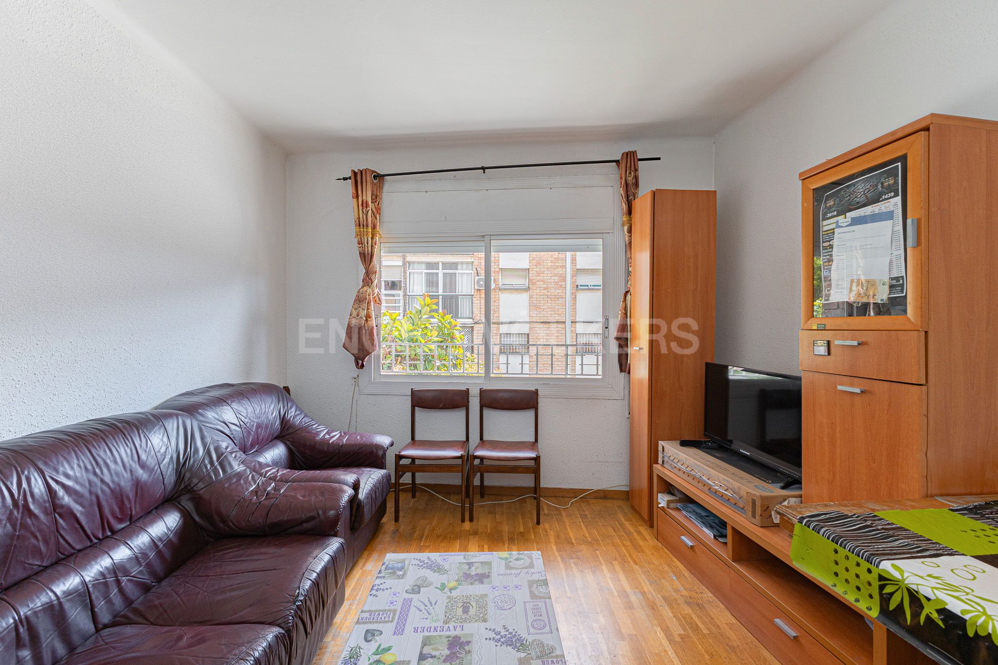 Sala d'estar de Apartament en venda en Cornellà de Llobregat amb Calefacció i Parquet