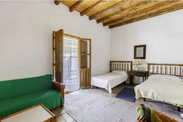 Dormitori de Casa o xalet en venda en Turón amb Jardí privat, Terrassa i Traster