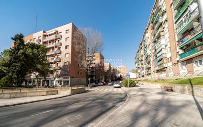 Vista exterior de Pis en venda en  Madrid Capital amb Calefacció i Terrassa