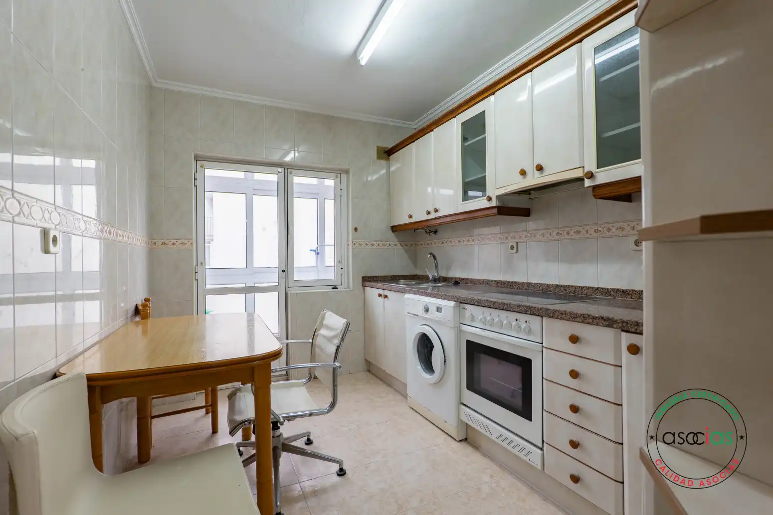 Cocina de Piso en venta en Gijón  con Calefacción y Balcón