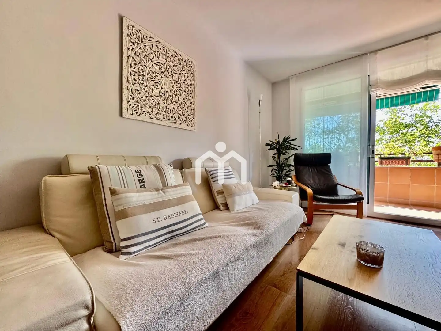 Sala de estar de Piso en venta en Badalona con Aire acondicionado, Calefacción y Parquet